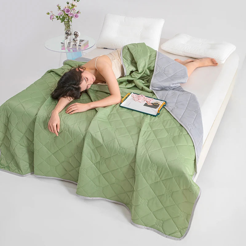 AuraCool Comforter